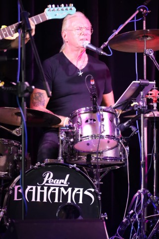 BAHAMAS live