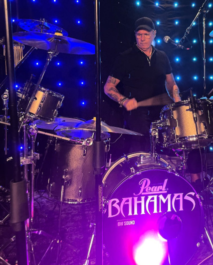 BAHAMAS live